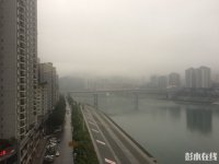 春来，江城的雨雾