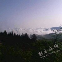 在文武塘拍的靛水云景