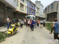 重庆市彭水县保家镇百溪口村昨天打架，公交车和，线路车